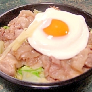 ガッツリ簡単☆半熟卵の豚キャベ丼